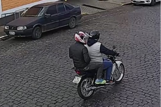 Furto de moto na Rua Ernesto Alves, em Taquara