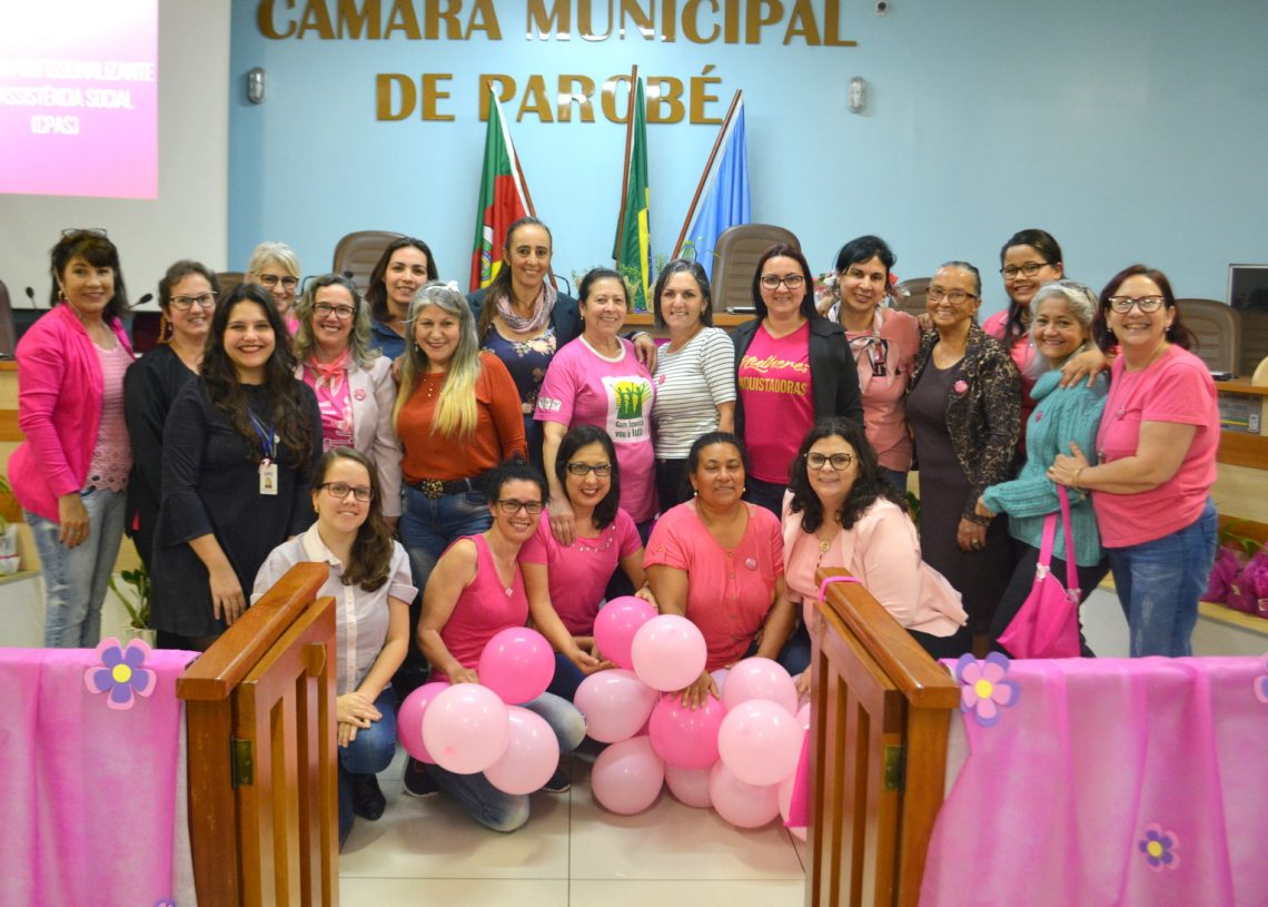 Câmara de Vereadores reuniu mulheres para debater sobre a importância da prevenção ao Câncer de Mama.  Foto: Eduarda Rocha/Assessoria de Comunicação