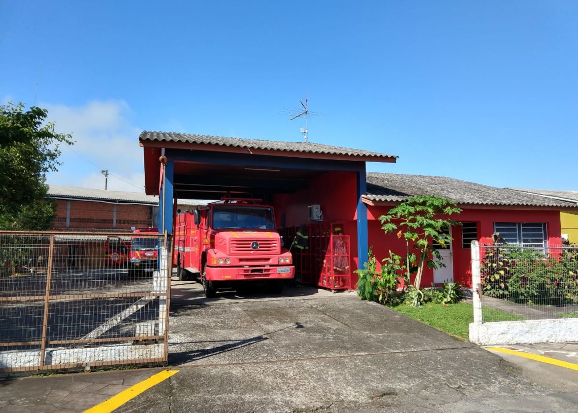 Pelotão Parobeense conta com bombeiros militares e voluntários e equipamentos chegam em boa hora para a entidade 
Fotos: Miguel
da Silva