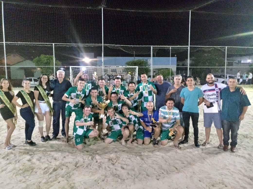 Saquin se consagrou tri campeão da competição após bater o Red Label FC nos pênaltis Foto: Secretaria de Turismo, Esporte e Cultura STEC/Divulgação