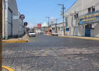 Rua Ernesto Alves, nas proximidades do Cimol, deve receber um quebra-molas
Fotos: Matheus
de Oliveira