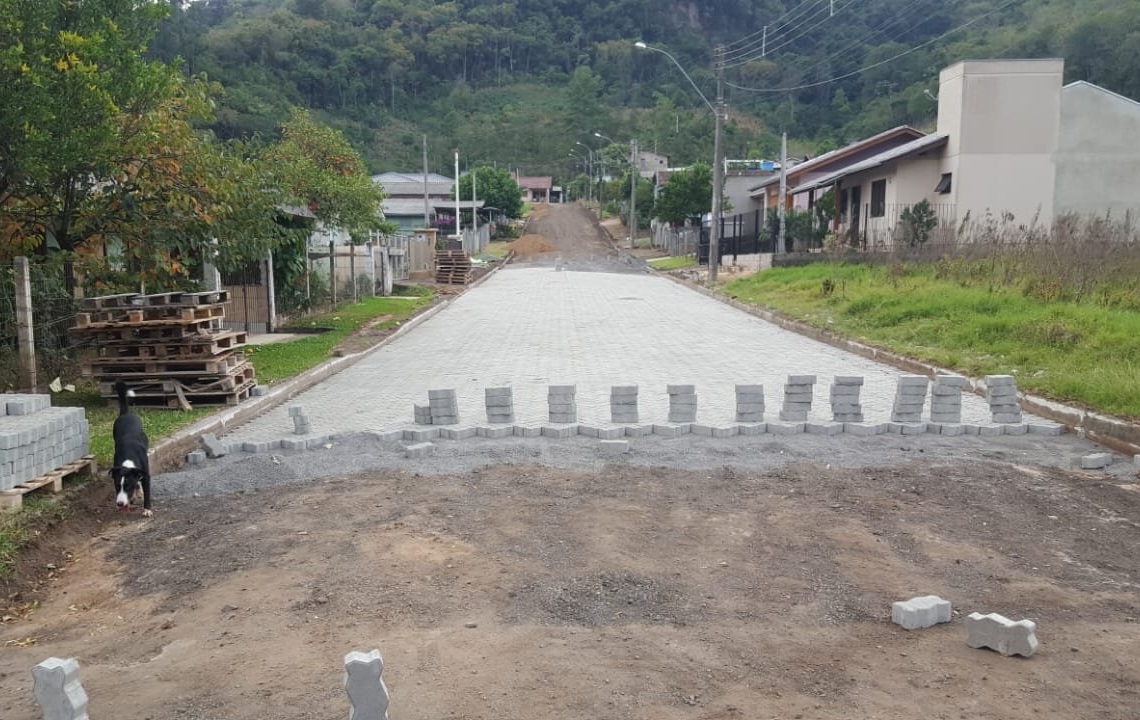 Bairros de Riozinho recebem pavimentação com bloquetos de concreto
em ruas importantes
Foto: Reprodução