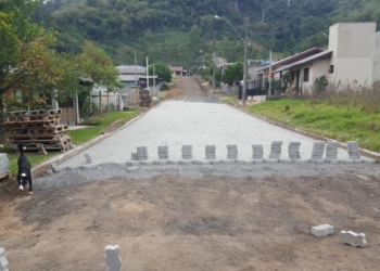 Bairros de Riozinho recebem pavimentação com bloquetos de concreto
em ruas importantes
Foto: Reprodução