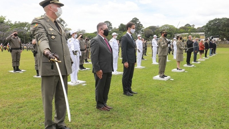 Cerimônia que contou com a participação do governador homenageou militares e civis que contribuíram com a instituição - Foto: Itamar Aguiar / Palácio Piratini