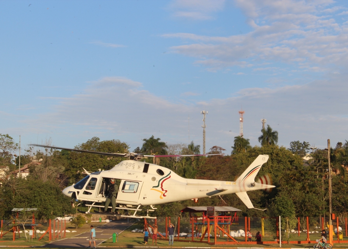 Helicóptero decolando do parque do trabalhador de Taquara 
Fotos: Melissa Costa