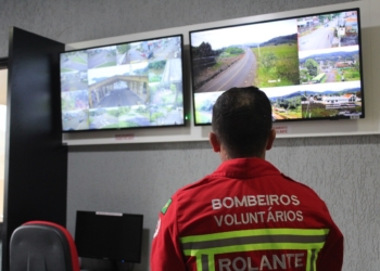 Central de monitoramento na sede do Corpo de Bombeiros Voluntários de Rolante. Foto: Lilian Moraes