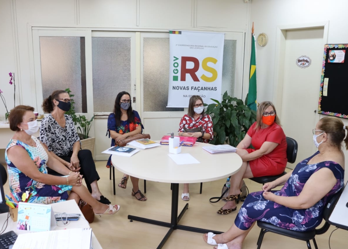 Na foto, Ileane, Maria Resani, Ana, Rosangela, prefeita Sirlei e Maria José. Foto: Cris Vargas/Prefeitura de Taquara