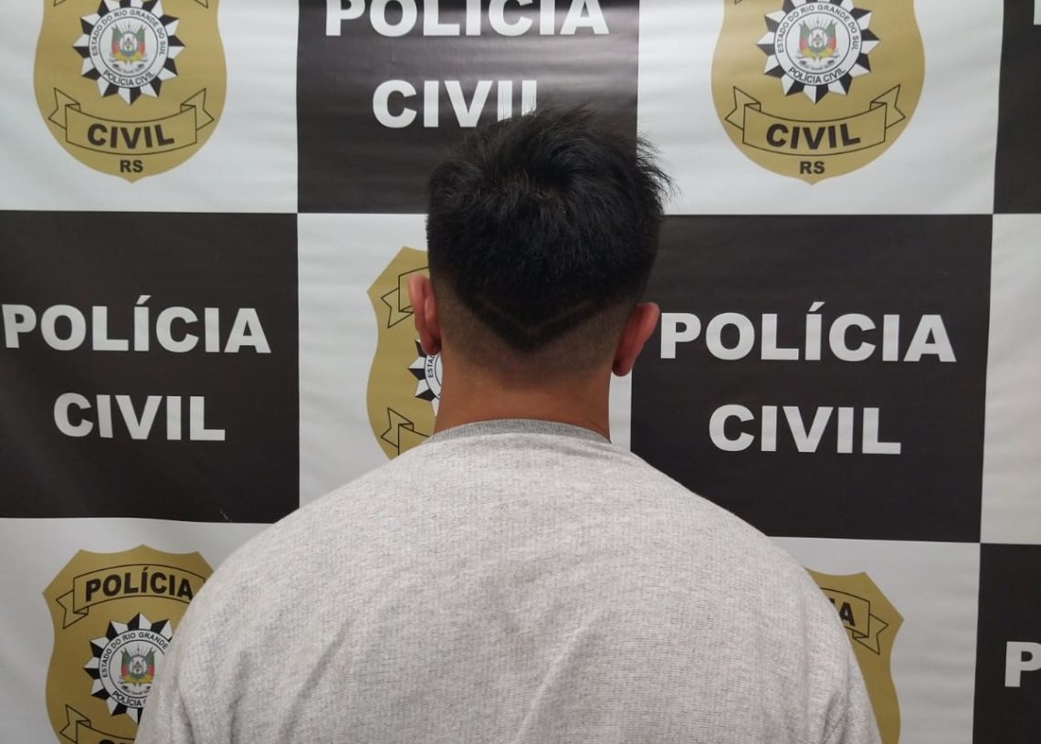Suspeito de 21 anos preso nesta segunda-feira (12) Foto: Polícia Civil