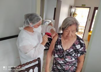 Idosos vacinados há seis meses receberão a dose de reforço
Foto: Divulgação/Prefeitura de Taquara