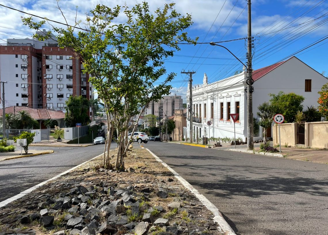 Pedras portuguesas serão retiradas para limpeza e restauro nos próximos dias Foto: Cris Vargas/Prefeitura de Taquara