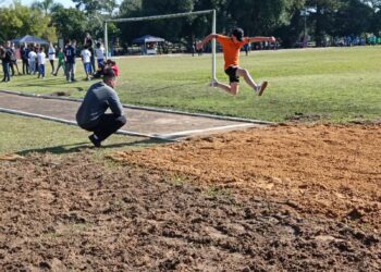 Mais de 400 jovens atletas participam das competições de atletismo

Foto: Ruan Nascimento/Prefeitura de Taquara