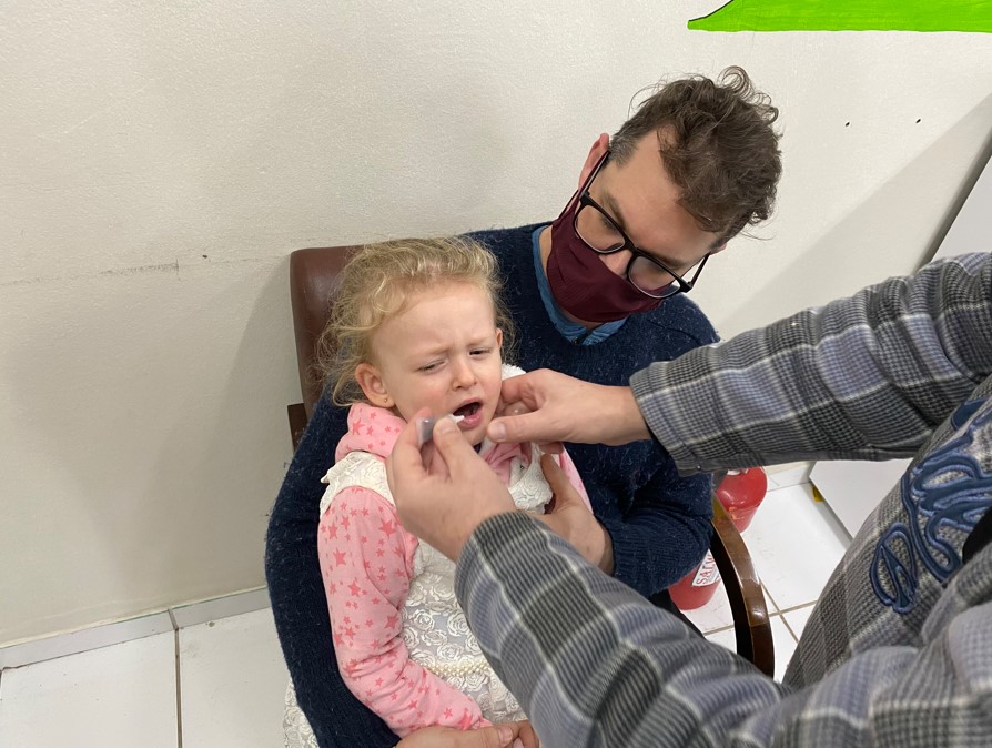 Vacina em gotas da poliomielite é um dos imunizantes que fazem parte da campanha

Foto: Ruan Nascimento/Prefeitura de Taquara