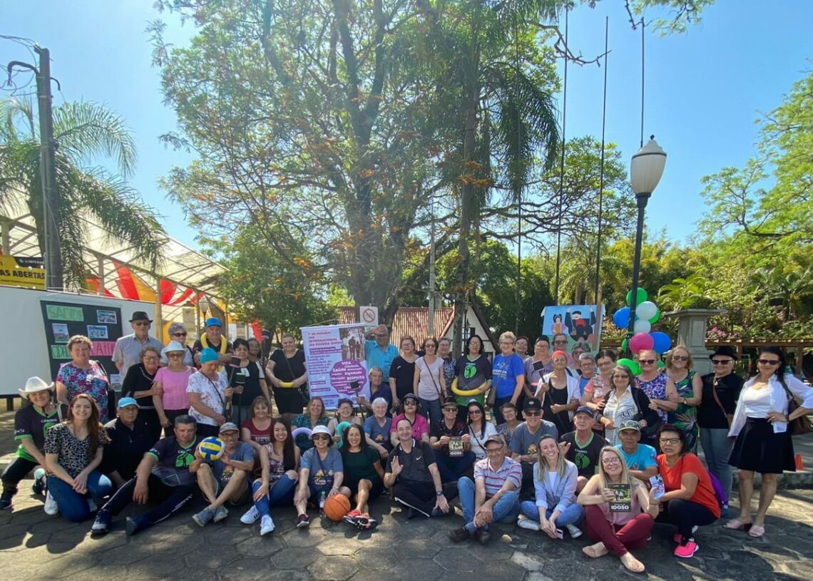 Evento em alusão ao Mês do Idoso (PMI), realizado na Praça Dona Luíza. Foto: Prefeitura de Igrejinha/Divulgação