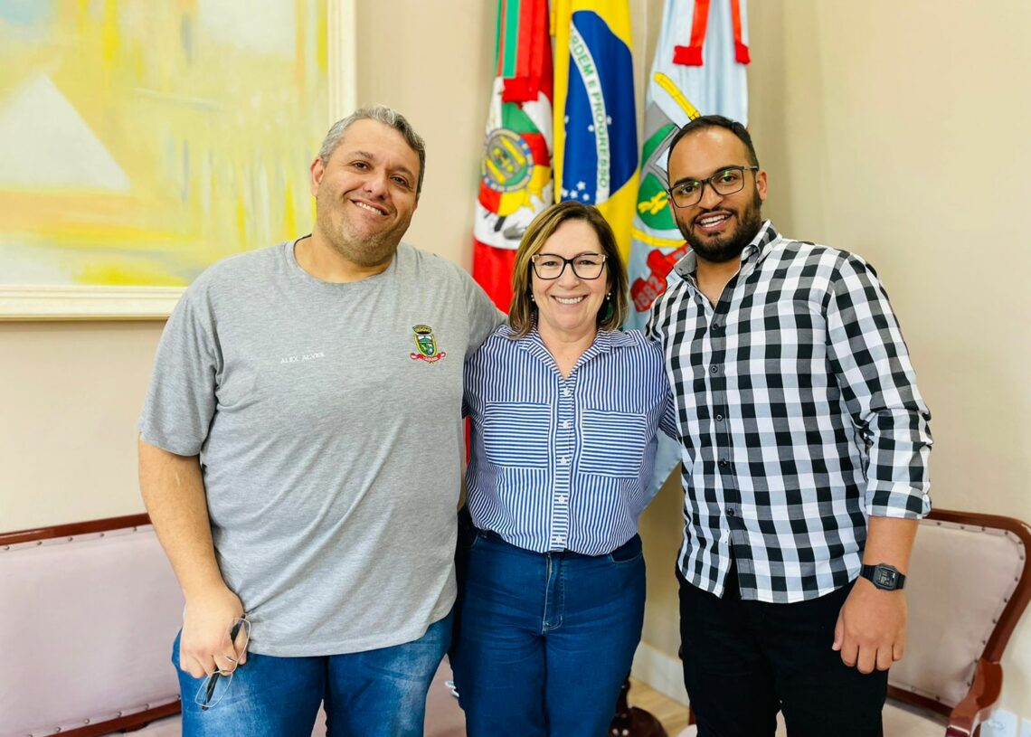 Alex e Dodô tiveram reunião com a prefeita Sirlei na manhã desta quinta Foto: Cris Vargas/Prefeitura de Taquara