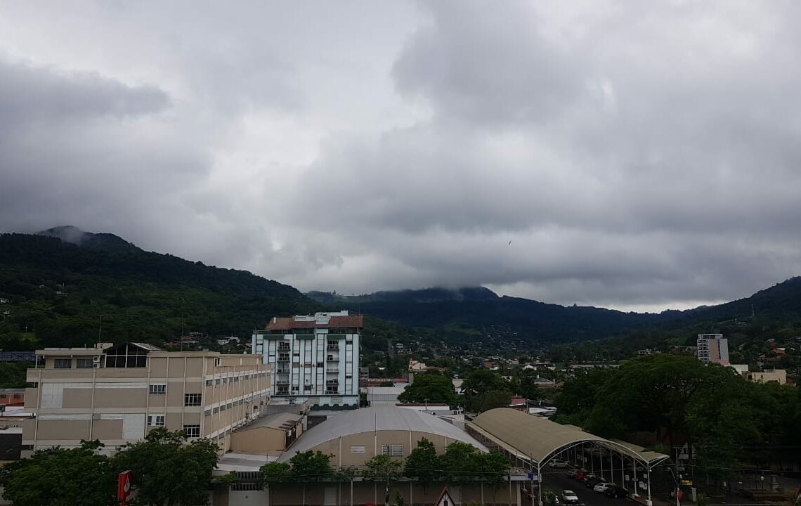 Manhã com nuvens carregadas em Igrejinha. Foto: Ronei Silva/JR