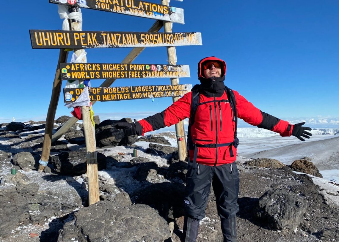 Guilherme, no topo do Kilimanjaro Foto: Arquivo Pessoal