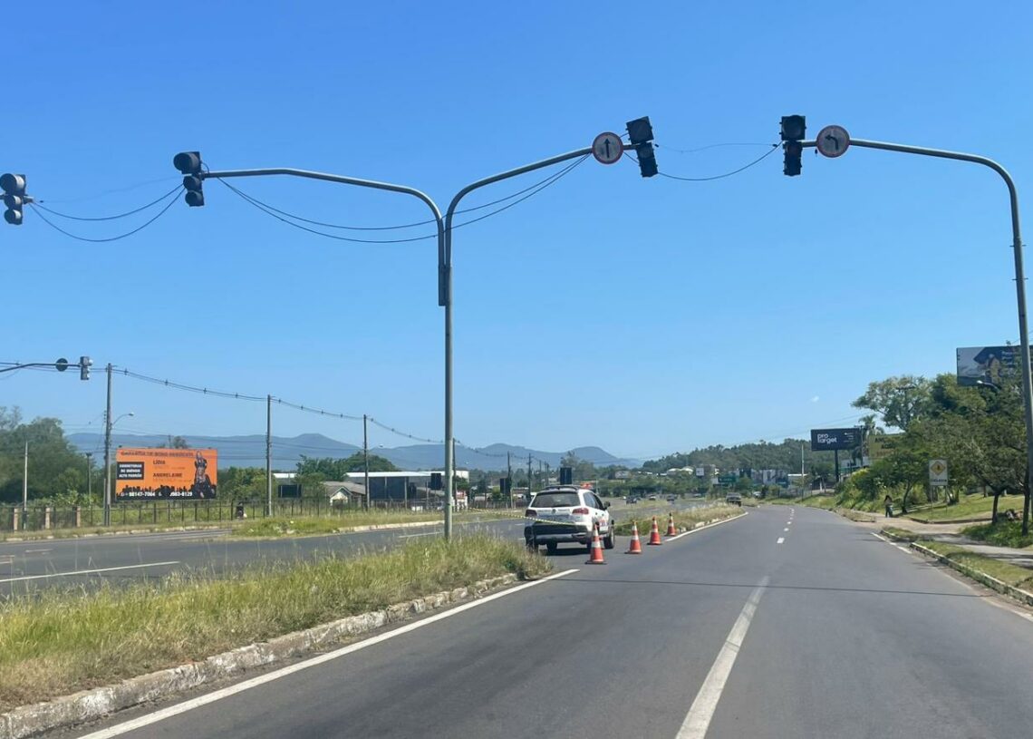 Conserto é realizado na manhã desta terça-feira (10)
Foto: Divulgação/Prefeitura de Taquara