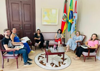 Reunião no gabinete tratou sobre detalhes do evento Foto: Cris Vargas/Prefeitura de Taquara