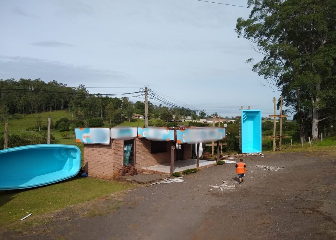 Comércio fica próximo ao acesso à localidade de Padre Tomé. Foto: Defesa Civil Taquara