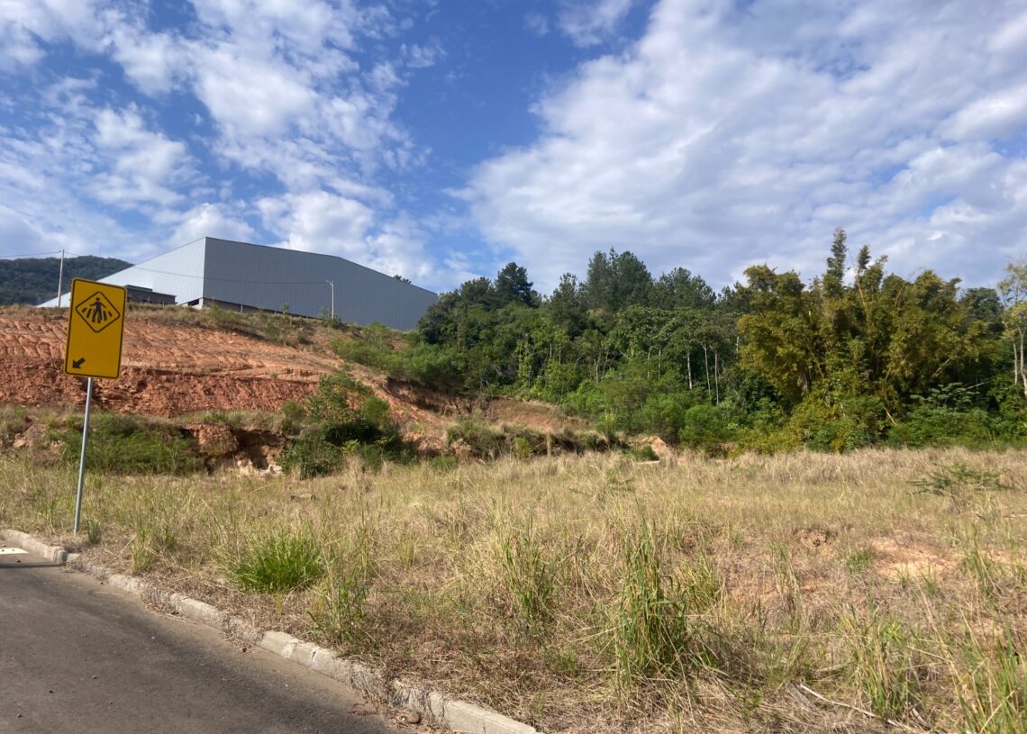 Área no Distrito Industrial onde a Crisdu poderá ampliar instalações. Foto: Lilian Moraes