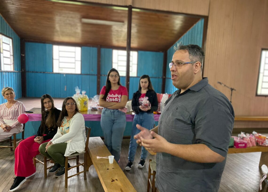 Conscientização sobre os riscos do câncer de mama ocorreu na Sociedade 14 de Novembro Foto: Igor dos Santos/Prefeitura de Taquara