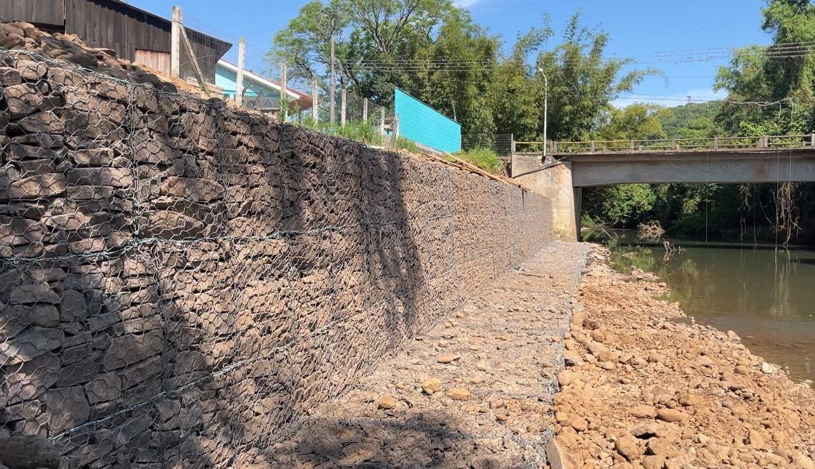 Ponte e muro construídos na Mascarada trarão mais segurança à comunidade 
Foto: Lucas Zomer