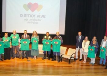 Equipe da Central de Transplantes e convidados comemoraram os resultados - Foto: Marcelo Bernardes/Ascom SES